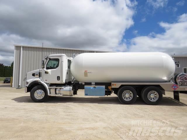 Western Star 47X Conventional Trucks / Tractor Trucks