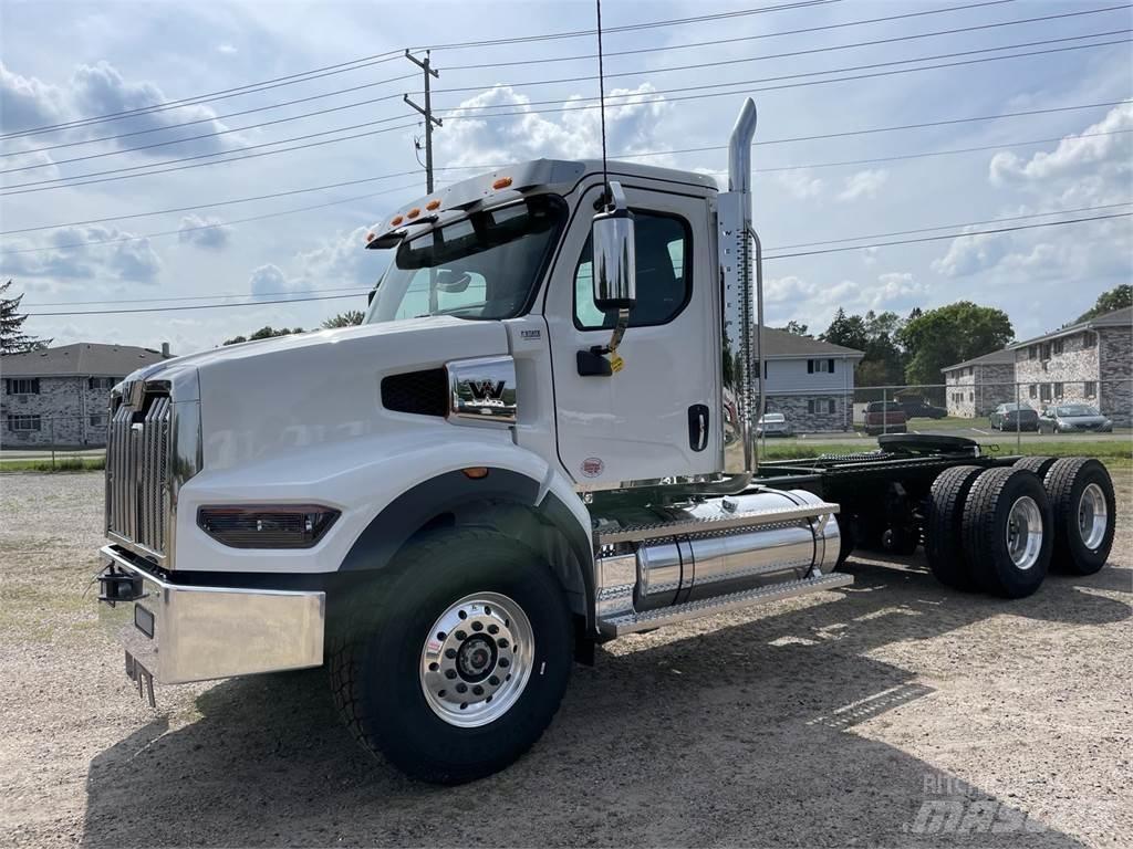 Western Star 49X Conventional Trucks / Tractor Trucks