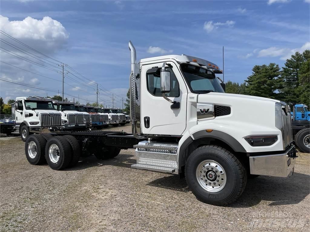 Western Star 49X Conventional Trucks / Tractor Trucks