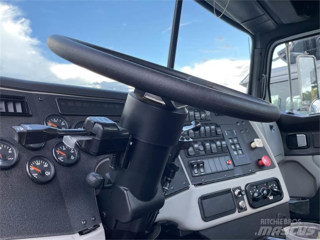 Wstar 4700SB Other Trucks