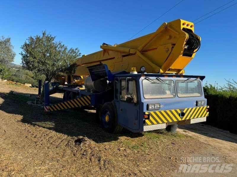 Condor 125/S Mobile and all terrain cranes