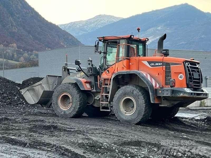 Doosan DL300 Wheel Loaders