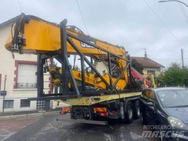 JCB JS360 Demolition