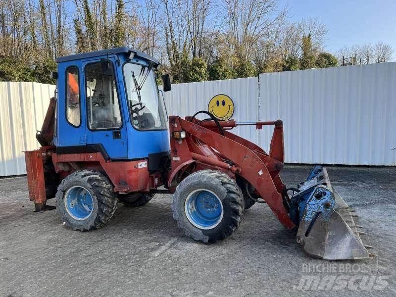 Kubota R520 Backhoe Loaders
