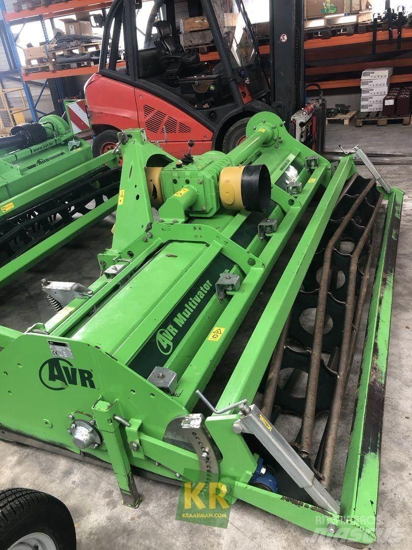 AVR Multivator Haulm toppers