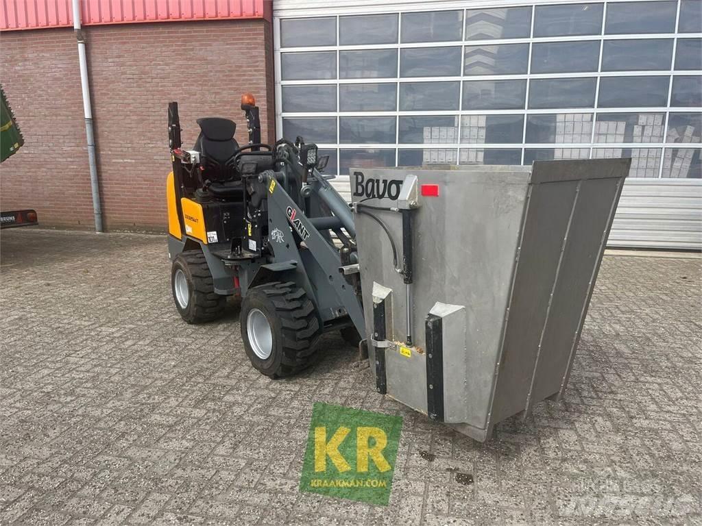 GiANT D332 Front Loaders
