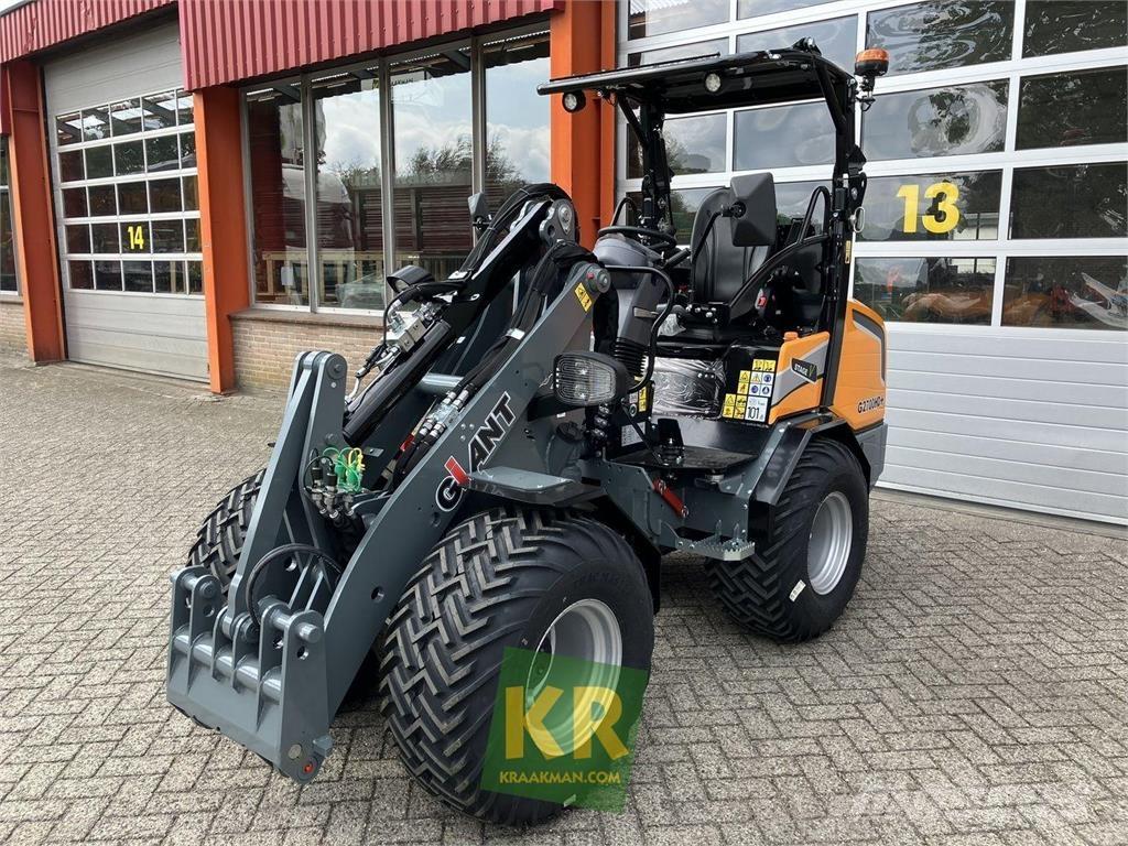 GiANT G2700 HD Front Loaders