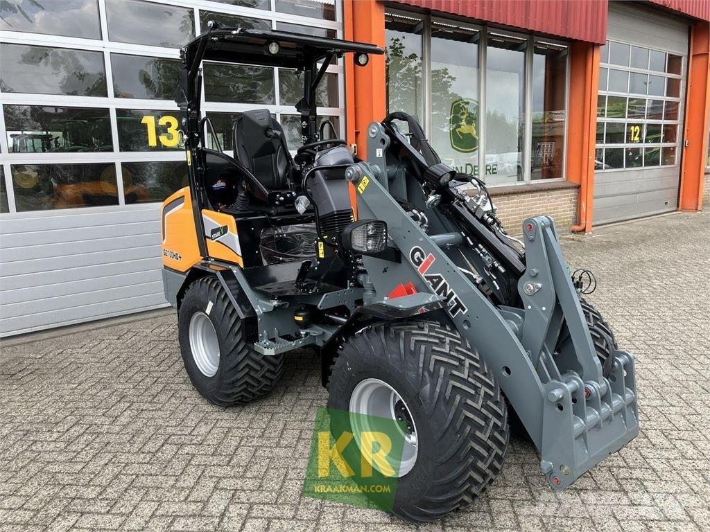 GiANT G2700 HD Front Loaders