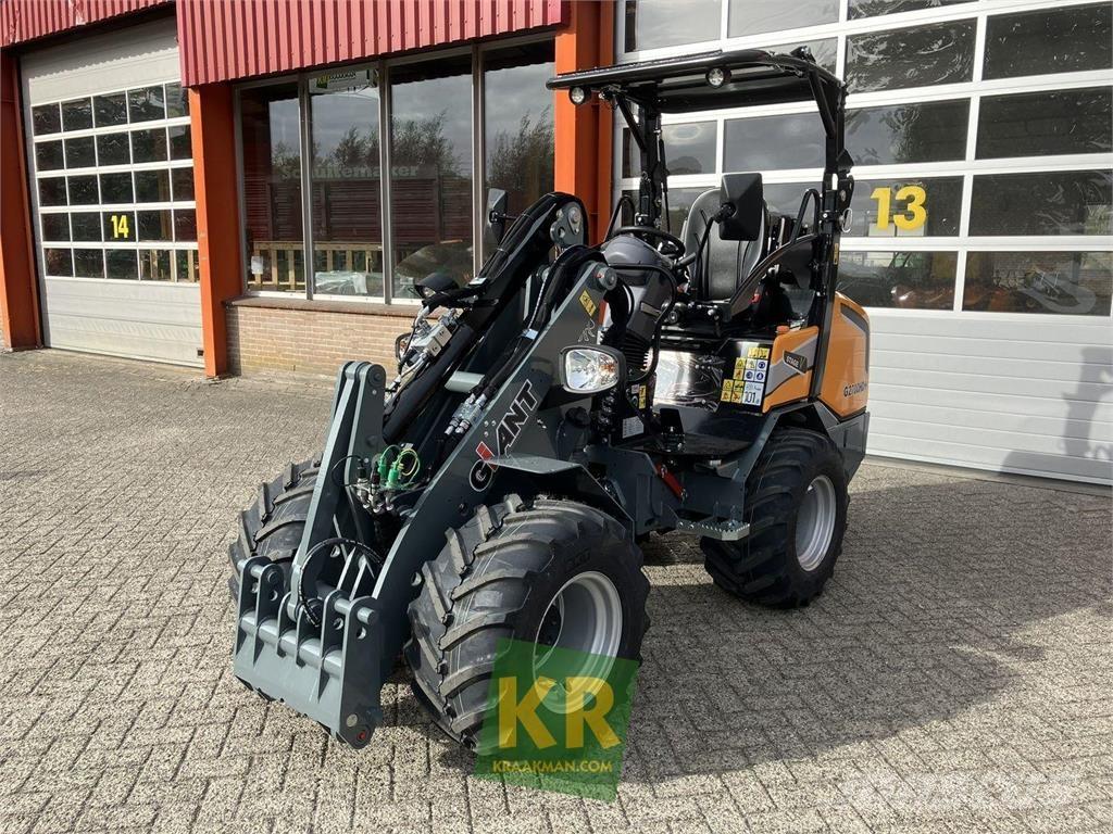 GiANT G2700 HD+ Front Loaders