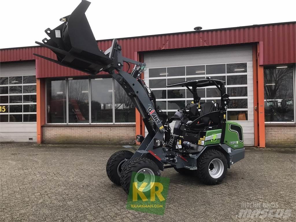 GiANT G2700E Front Loaders