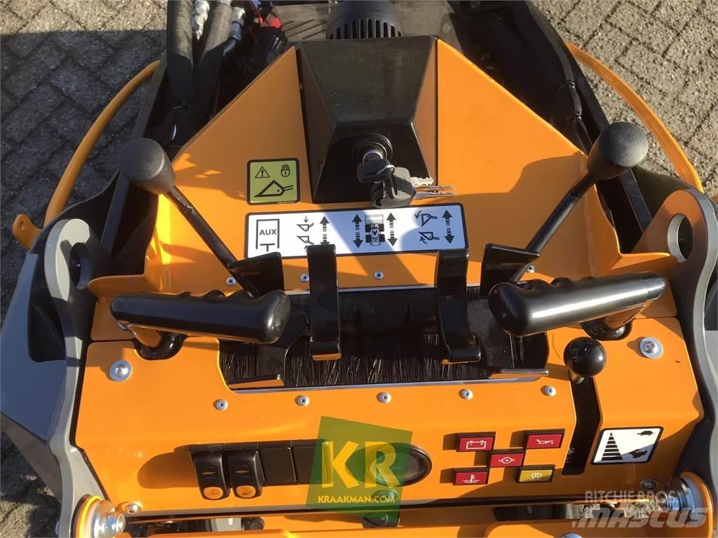 GiANT GS950T Front Loaders