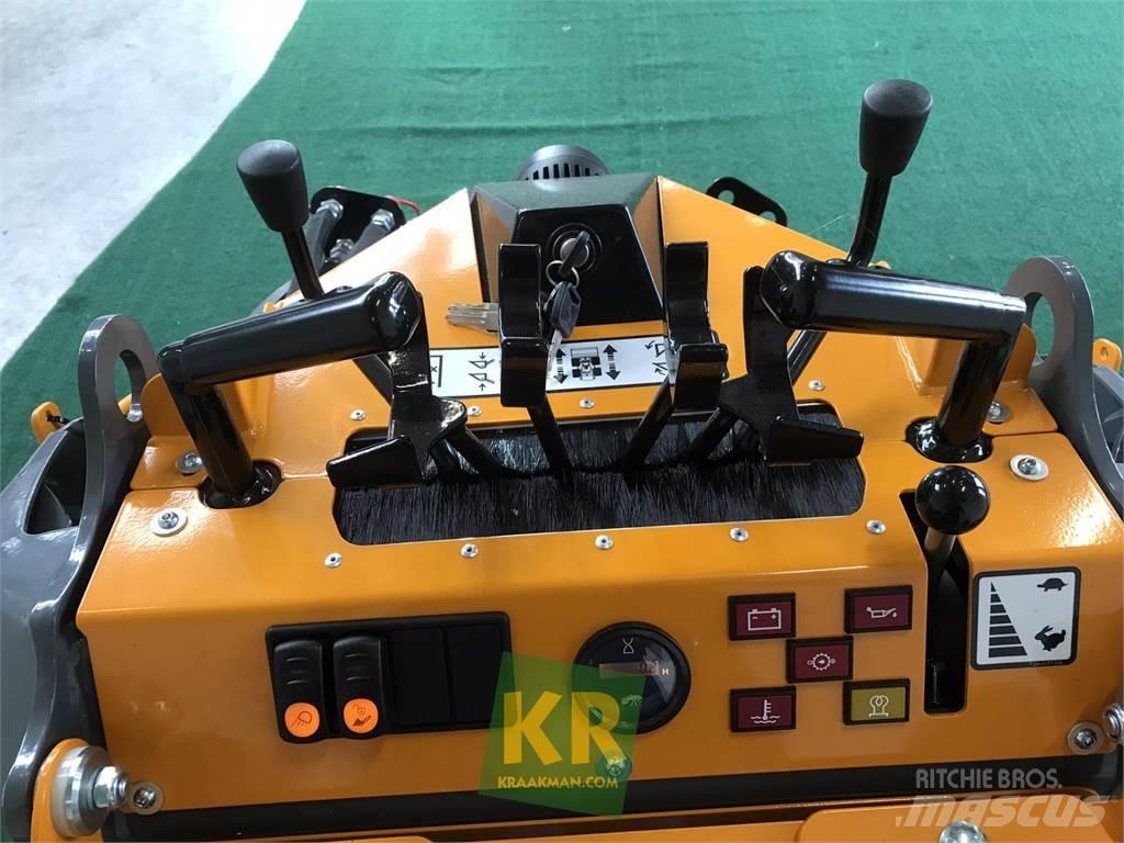 GiANT SK252D Front Loaders