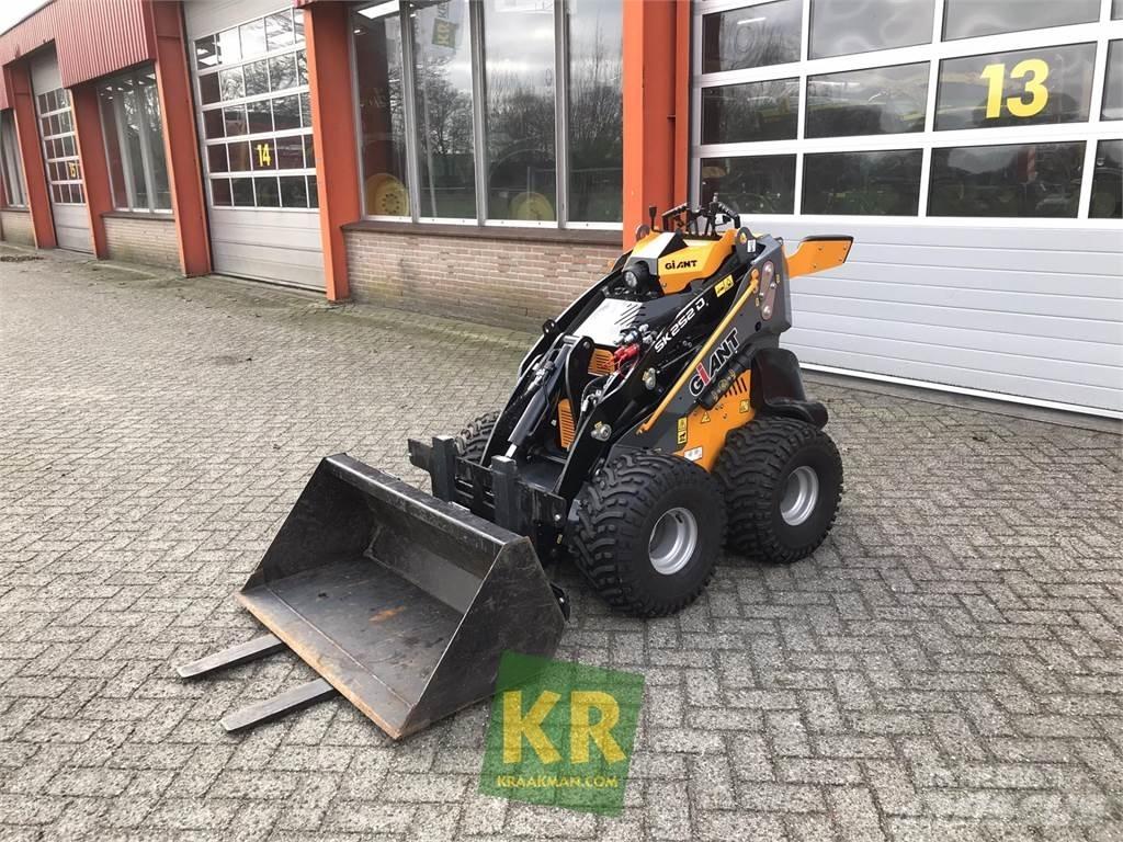 GiANT SK252D Front Loaders