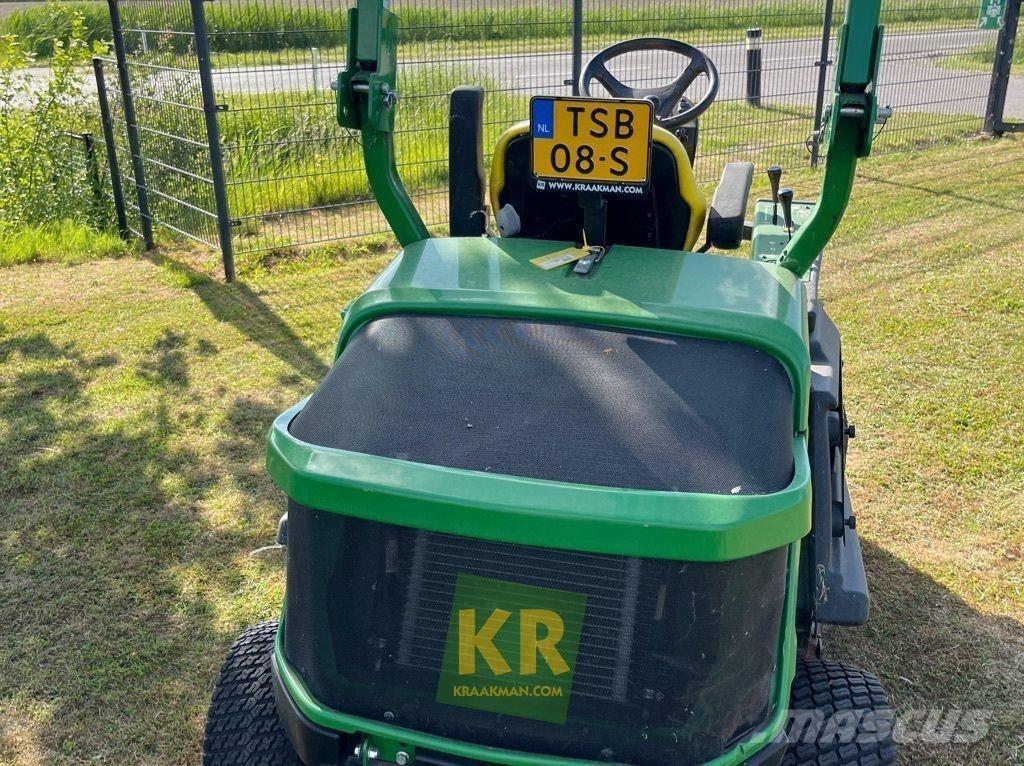 John Deere 1580 Rough, trim and surrounds mowers