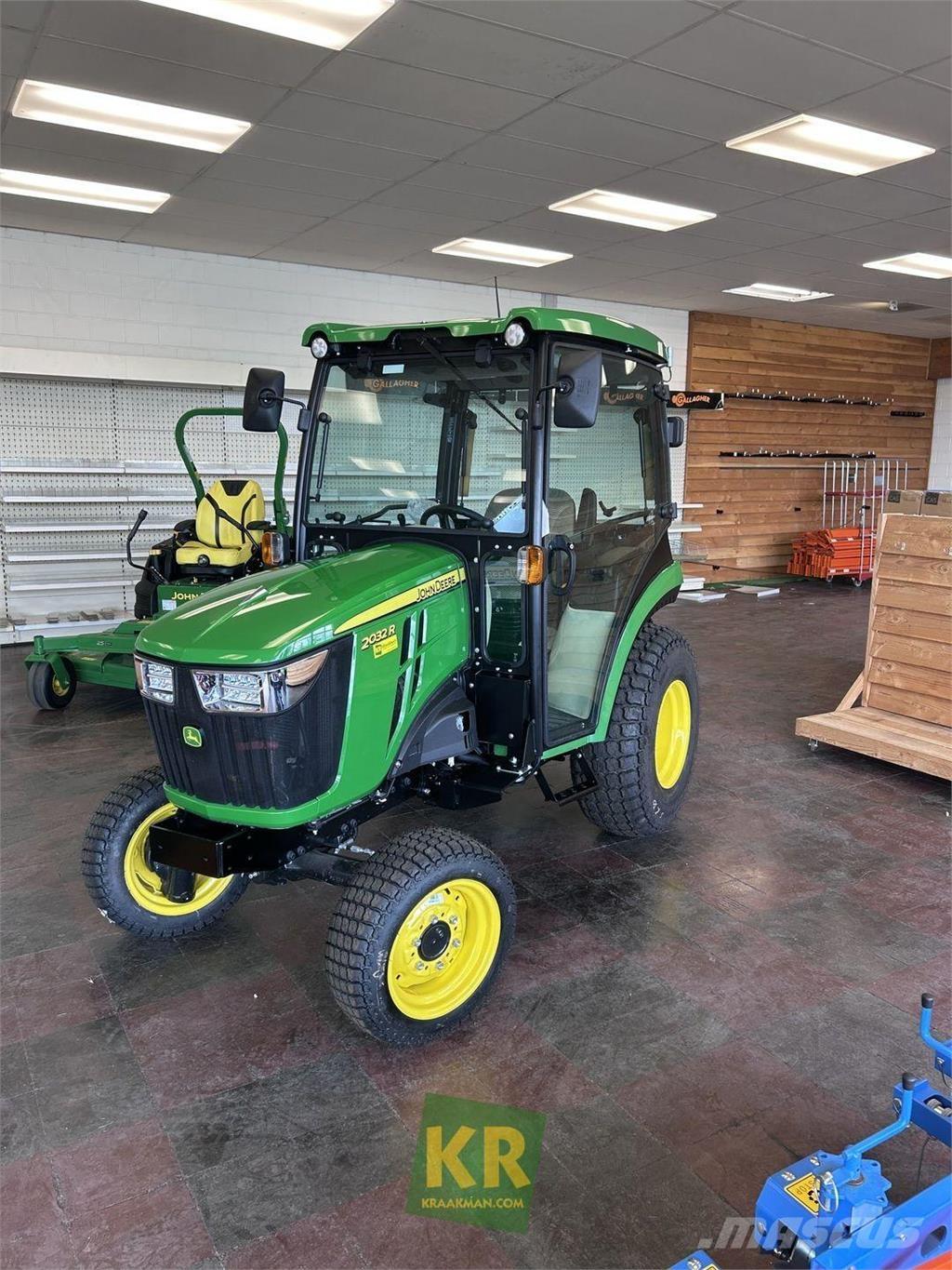 John Deere 2032R Compact tractors