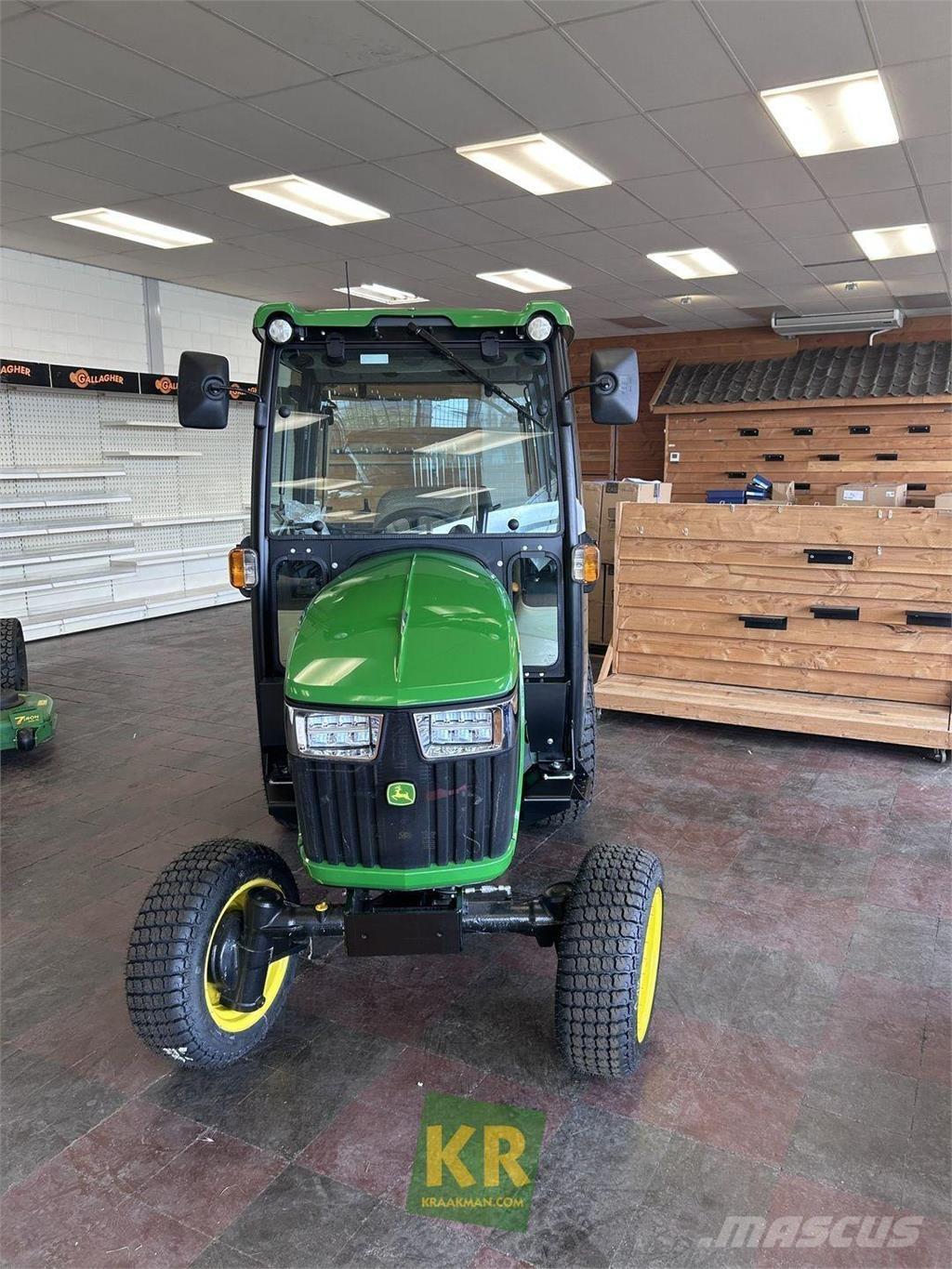 John Deere 2032R Compact tractors