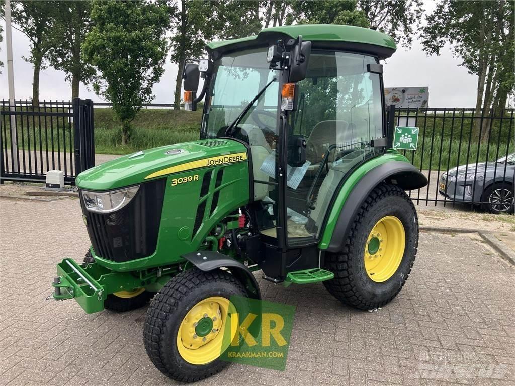 John Deere 3039R Compact tractors