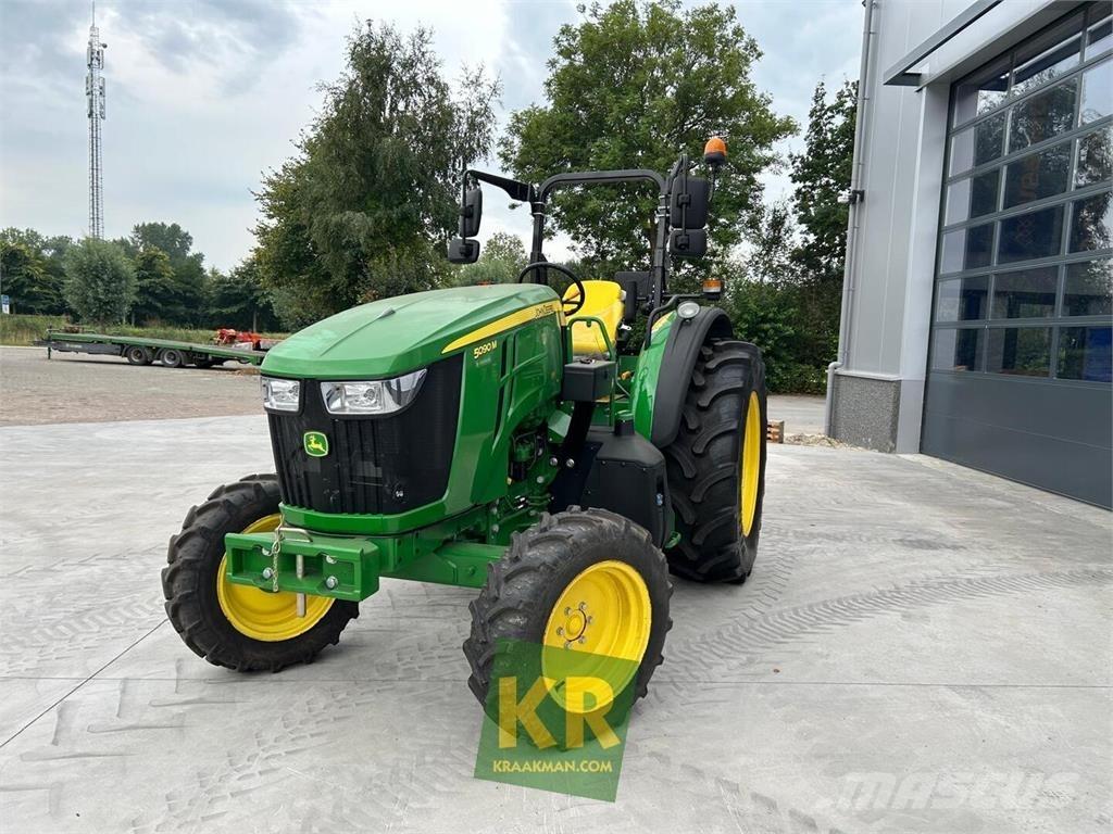 John Deere 5090M Tractors