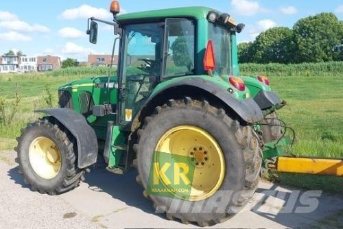 John Deere 6220 Tractors