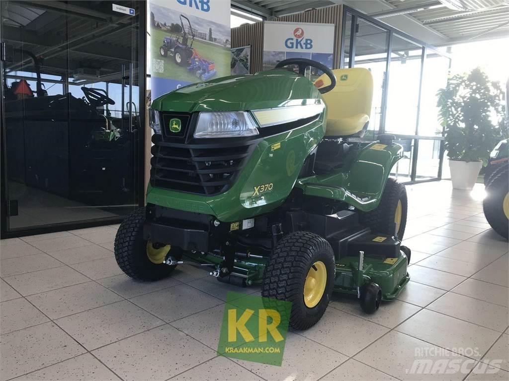 John Deere X370 Riding mowers