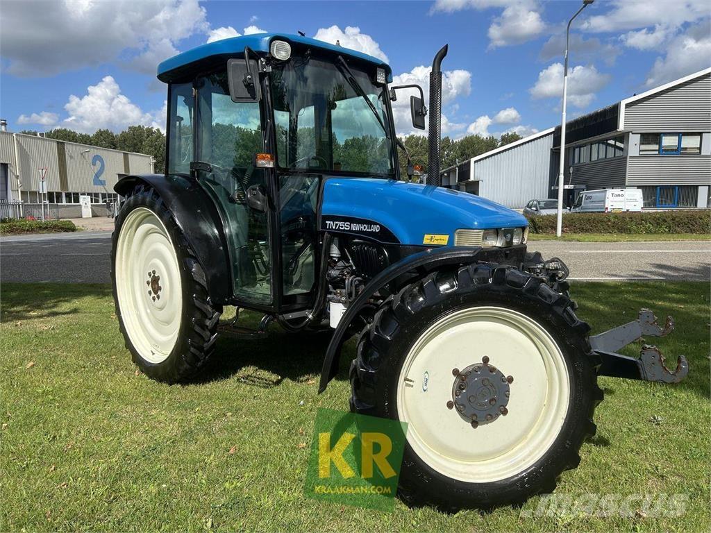 New Holland TN75S Tractors