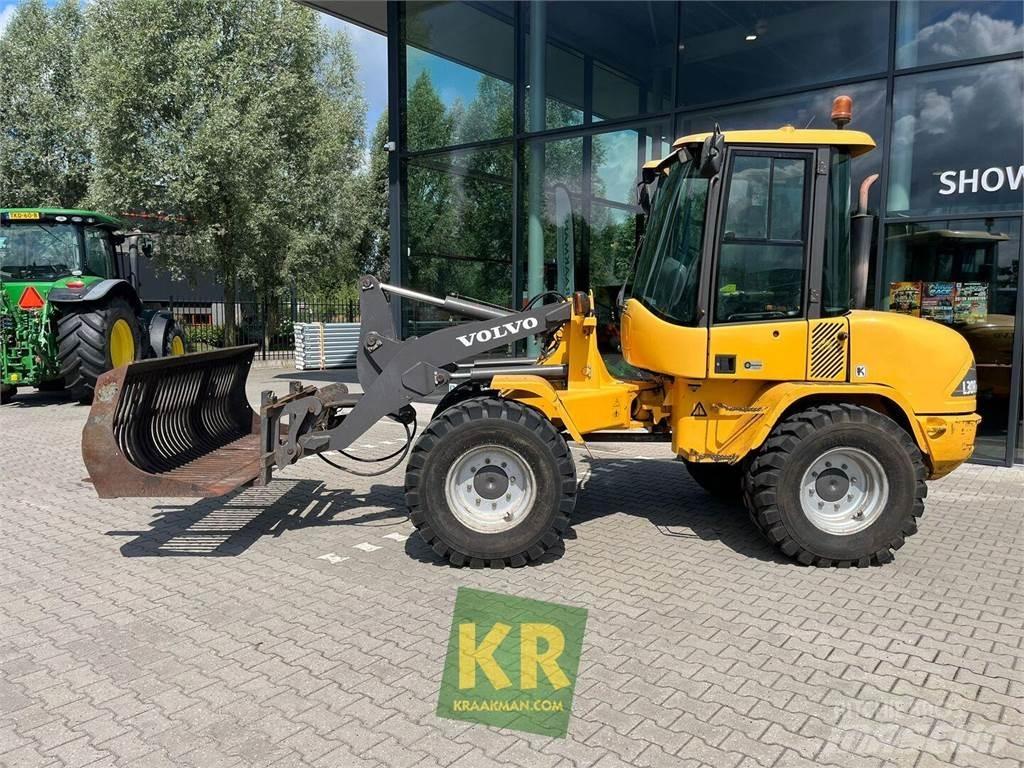 Volvo L30B Wheel Loaders