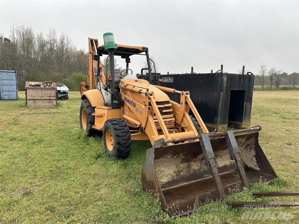 Komatsu WB140 Backhoe Loaders