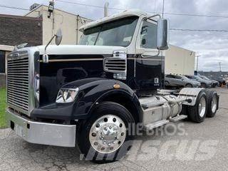 Freightliner 122SD Conventional Trucks / Tractor Trucks