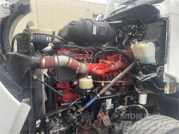 Kenworth T660 Conventional Trucks / Tractor Trucks