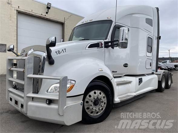 Kenworth T680 Conventional Trucks / Tractor Trucks