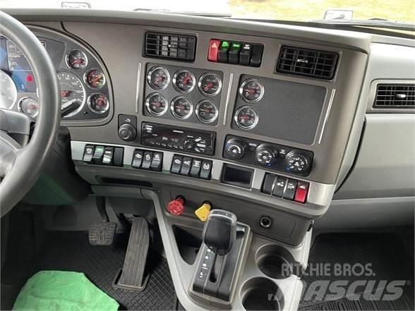 Kenworth T680 Conventional Trucks / Tractor Trucks