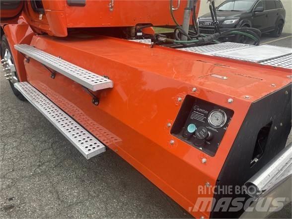 Kenworth T680 Conventional Trucks / Tractor Trucks