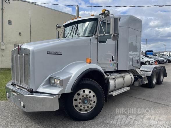 Kenworth T800 Conventional Trucks / Tractor Trucks
