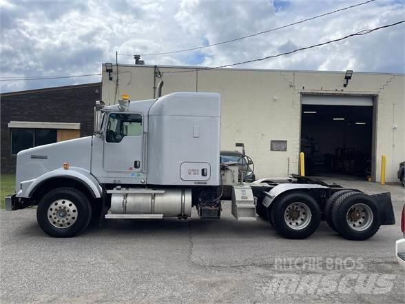 Kenworth T800 Conventional Trucks / Tractor Trucks