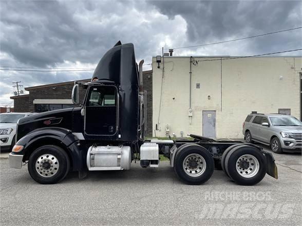 Peterbilt 386 Conventional Trucks / Tractor Trucks