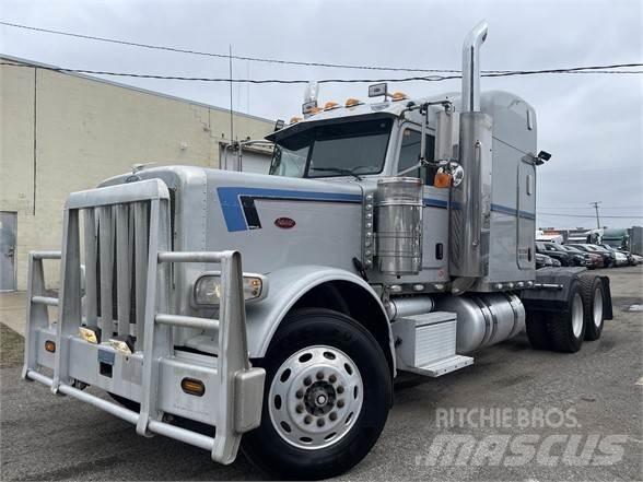 Peterbilt 388 Conventional Trucks / Tractor Trucks