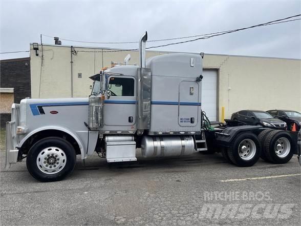Peterbilt 388 Conventional Trucks / Tractor Trucks