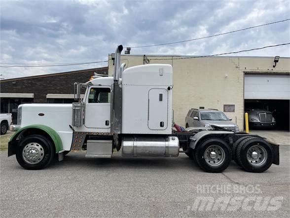 Peterbilt 389 Conventional Trucks / Tractor Trucks