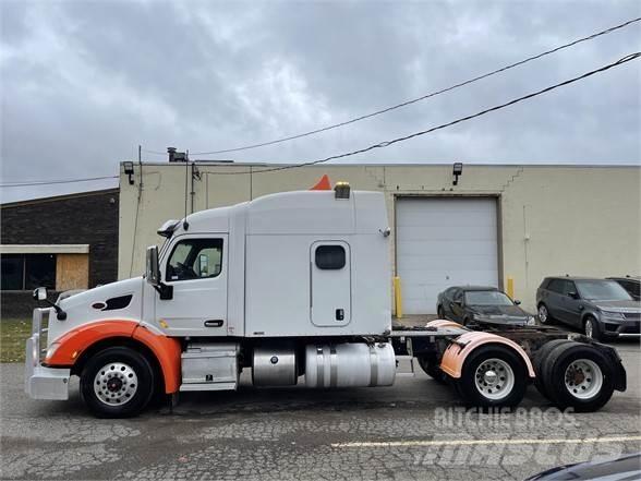 Peterbilt 579 Conventional Trucks / Tractor Trucks