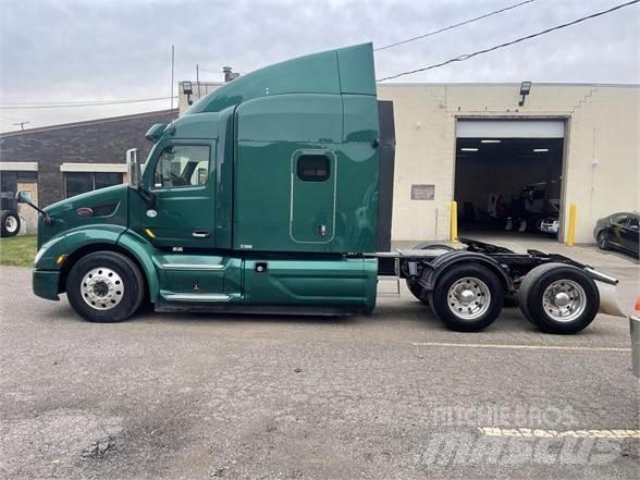 Peterbilt 579 Conventional Trucks / Tractor Trucks