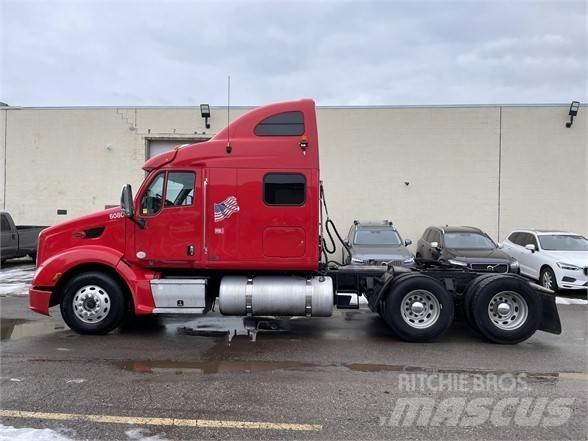 Peterbilt 587 Conventional Trucks / Tractor Trucks