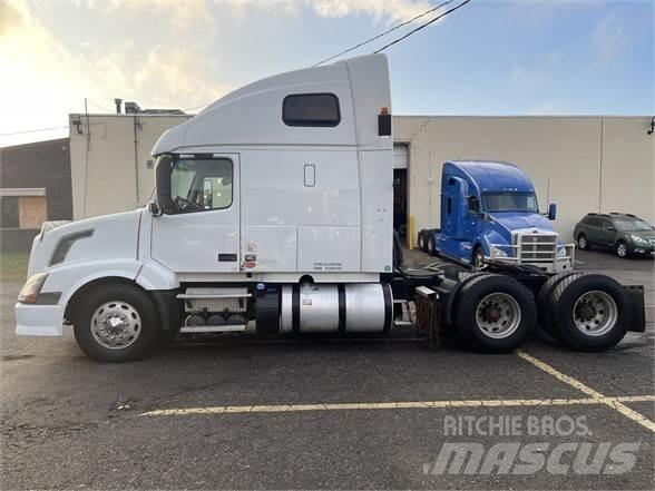 Volvo VNL64T670 Conventional Trucks / Tractor Trucks