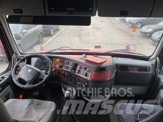Volvo VNL64T730 Conventional Trucks / Tractor Trucks