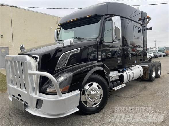 Volvo VNL64T730 Conventional Trucks / Tractor Trucks