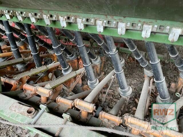 Amazone D25 07 Special Drills