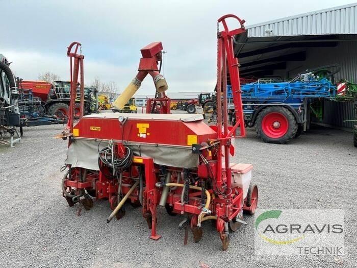 Becker AEROMAT 6 Farm Drills