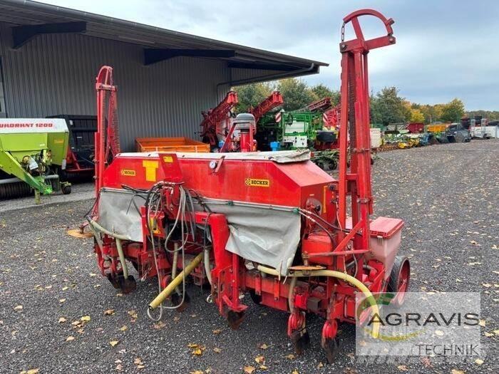 Becker AEROMAT T6Z Farm Drills
