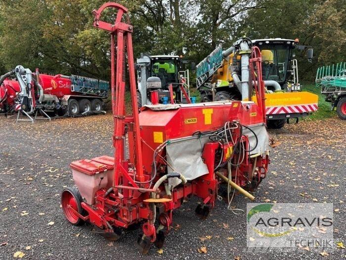 Becker AEROMAT T6Z Farm Drills