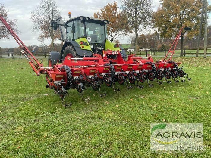 Becker CENTRA SUPER Farm Drills