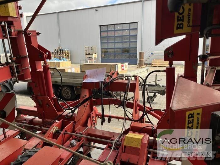 Becker CENTRA SUPER Farm Drills